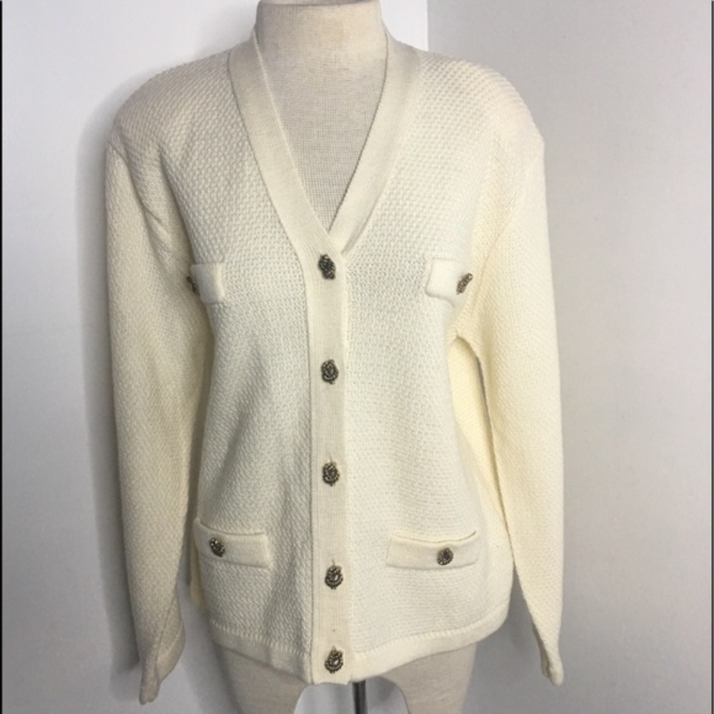 Beautiful Karen Scott sweaters